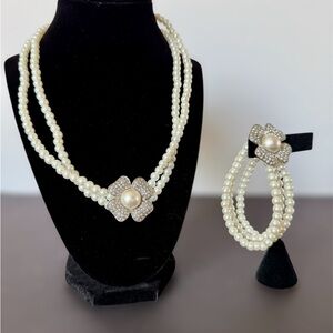 Elegant Pearl Necklace and Bracelet Set